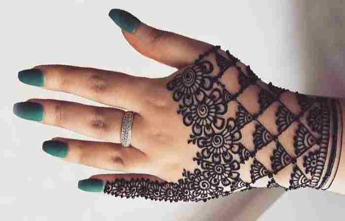 Contemporary Mehndi Design for Raksha Bandhan