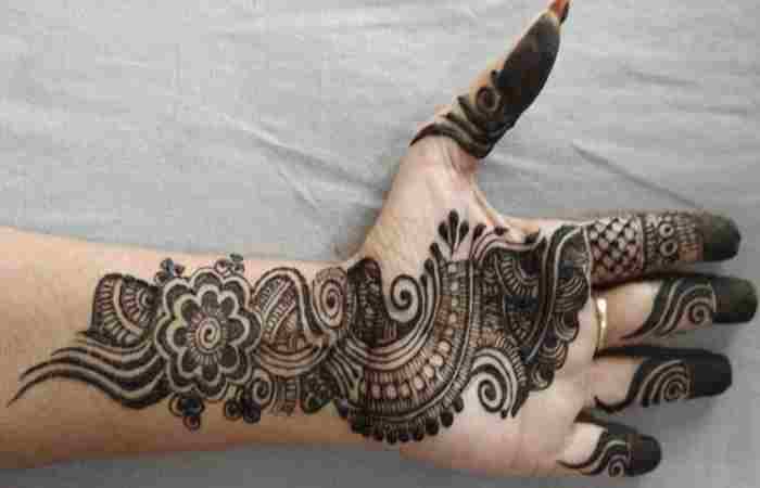 Indo- Arabic Mehndi Designs for Raksha Bandhan